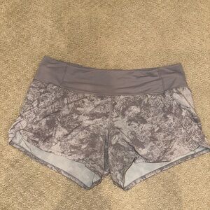 Runtimes 4” Lululemon shorts